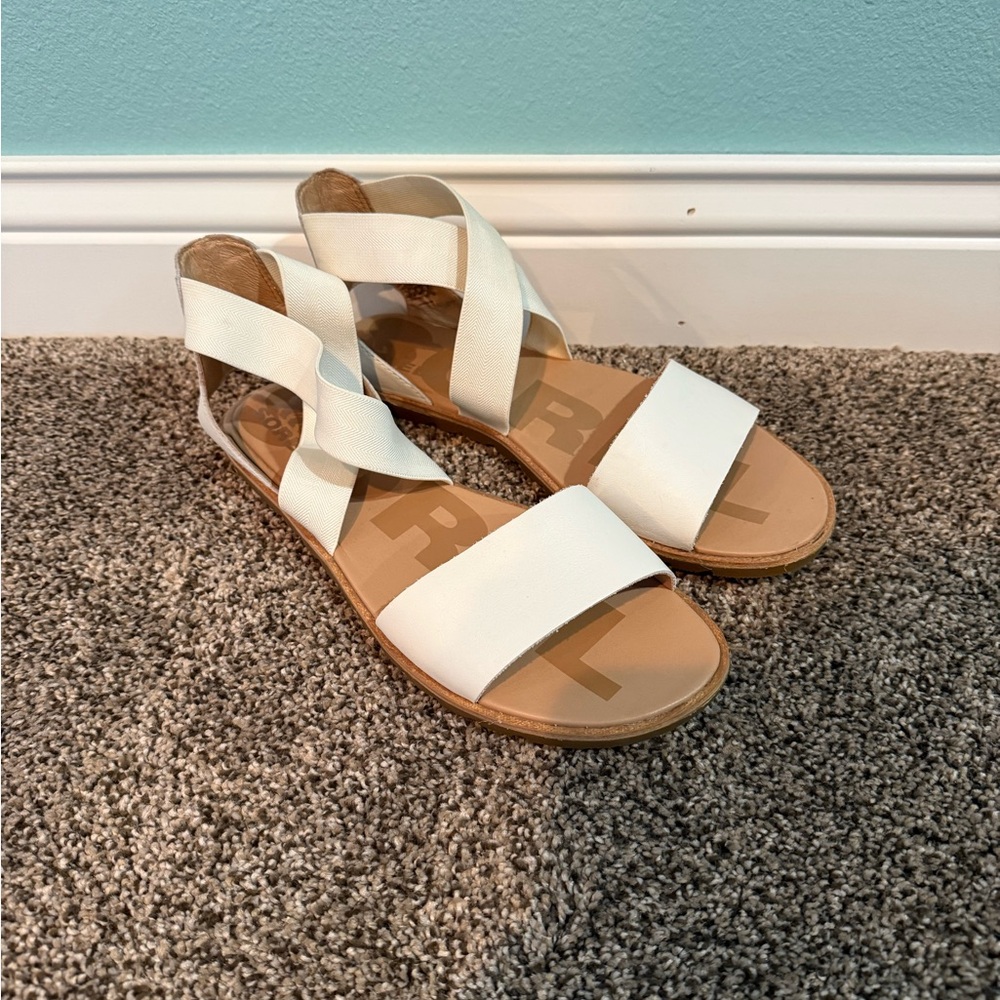 Sorel Women's Cream and Tan Sandals